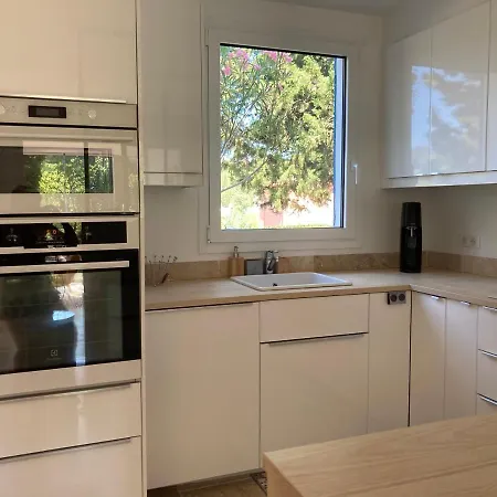 * Les Maisons Du Lac Les Restanques * * Grimaud